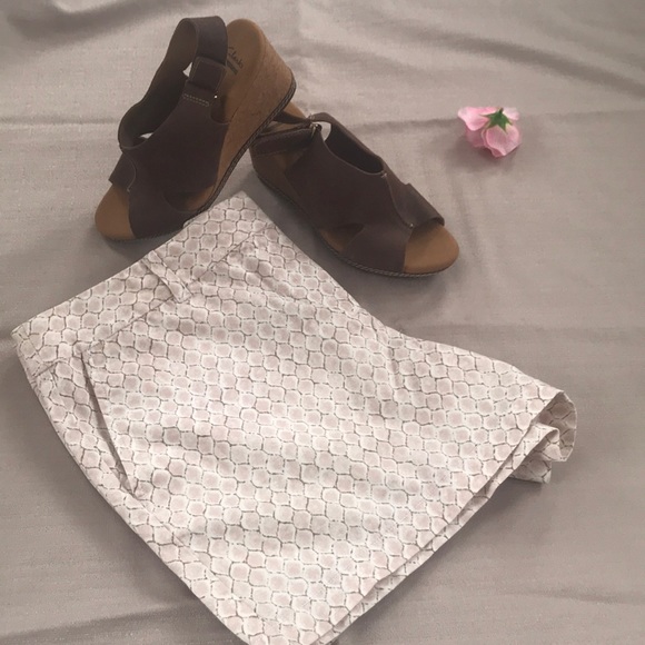 ANN TAYLOR LOFT 4” SHORT 100 % COTTON SIZE 14 - Picture 7 of 8